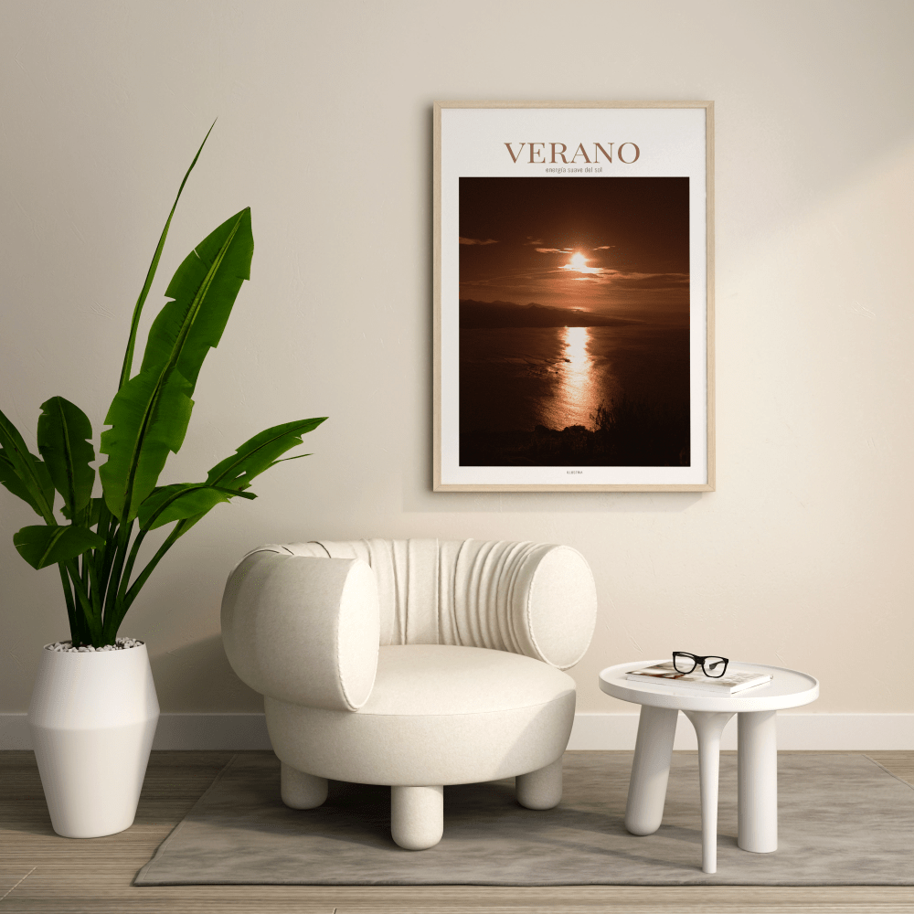 VERANO – Póster decorativo con energía suave del sol mediterráneo (sin marco) - Illustria