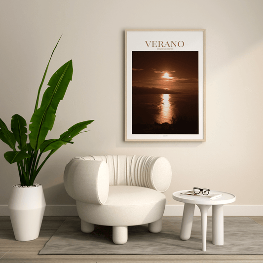 VERANO – Póster decorativo con energía suave del sol mediterráneo (sin marco) - Illustria